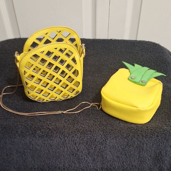 Small Pineapple Crossbody Bag - Yellow Green Cutout - Picture 7 of 14